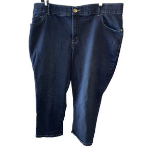 Lee Women Regular Fit Mid rise Capri Size 20W